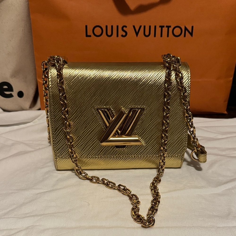 Rare Louis Vuitton Gold Epi Leather Twist Chain Shoulder Bag